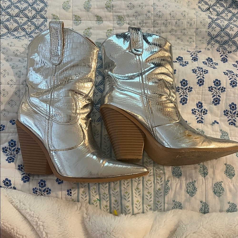 Fashion nova silver cape robin western boot size 8 - Picture 2 of 6